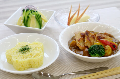 LEOCの食事の画像