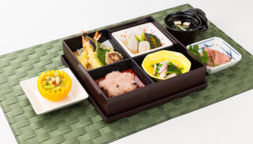 ソシオフードサービスの食事の画像
